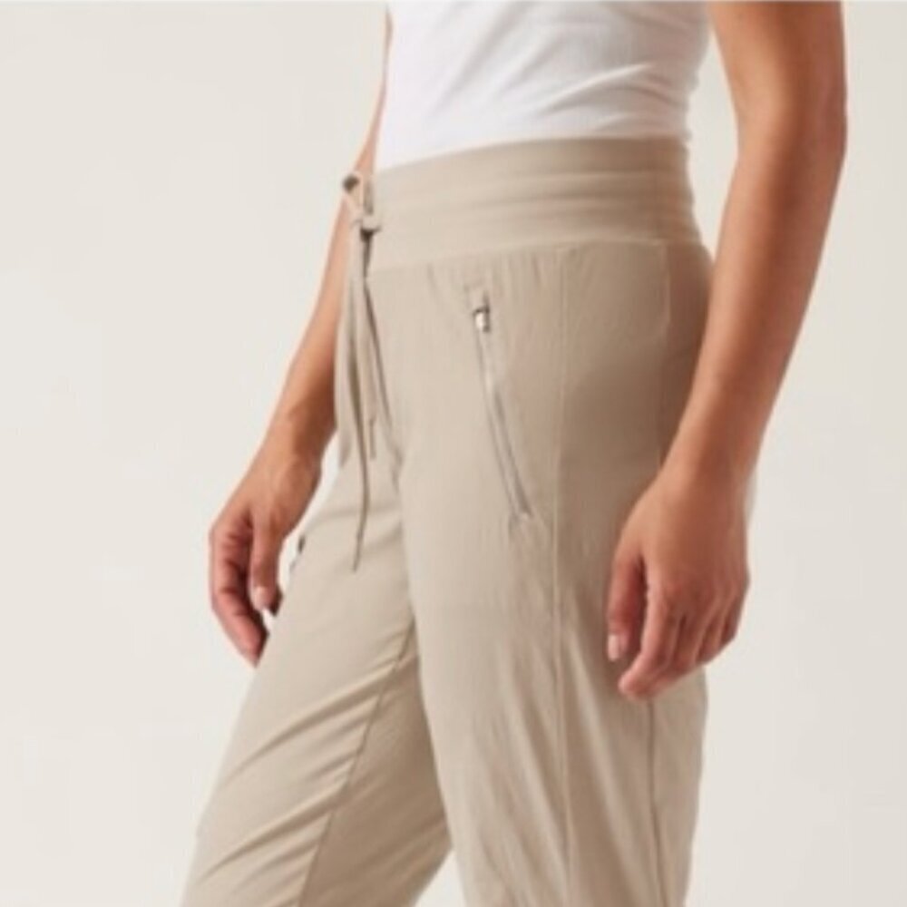 Athleta Trekkie North Hiking Ripstop Jogger Ecru Women’s Size 10